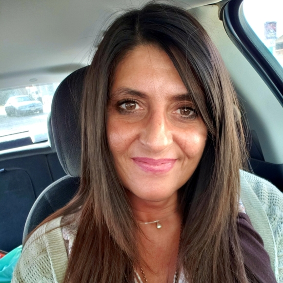 Meet your Posher, Cassie - Picture 4 of 4